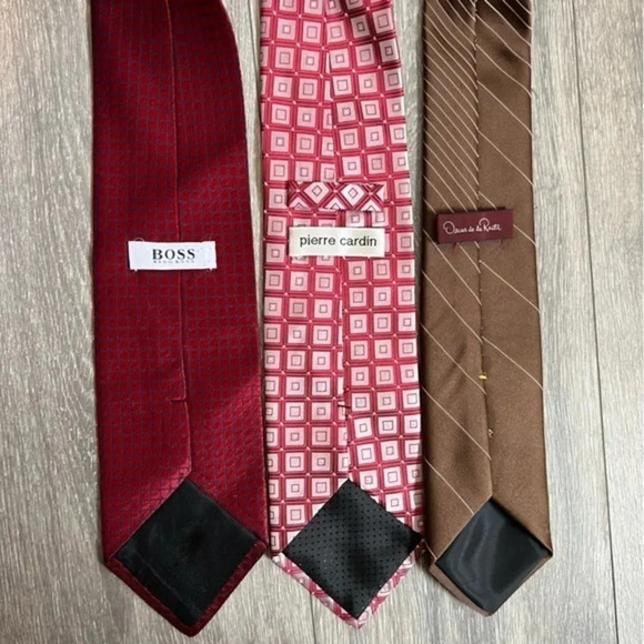 Bundle of 3 ties Boss, Oscar de Larenta, Pierre Cardin - Picture 10 of 10